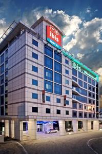  تور دبی هتل ایبیس البرشا -  آژانس هواپیمایی و مسافرتی آفتاب ساحل آبی 